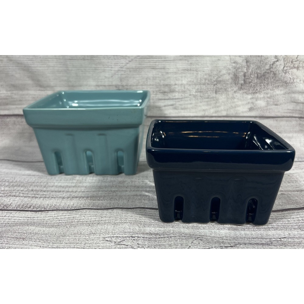 Katie Kime Berry Pint Box Style Colander Set of 2 Nesting Navy & Aqua Quart Box